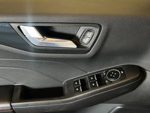 Used 2023 Ford Escape ST-Line AWD/4WD image 17