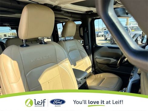 Used 2018 Jeep Wrangler Unlimited Sahara image 31