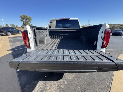 Used 2021 GMC Sierra 1500 AT4 image 5