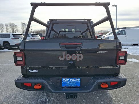 Used 2024 Jeep Gladiator Mojave w/ Convenience Group image 5