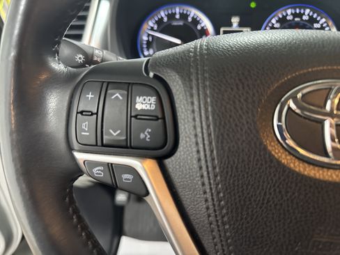 Used 2015 Toyota Highlander XLE AWD/4WD image 19