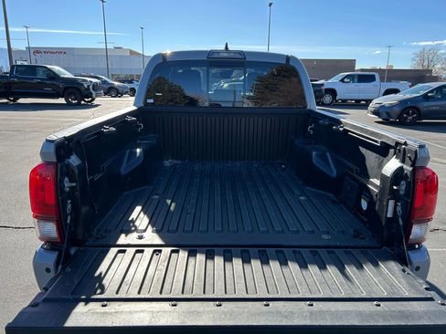 Certified 2019 Toyota Tacoma TRD Off-Road image 26