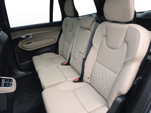 New 2026 Volvo XC90 B6 Plus w/ Protection Package Premier image 24