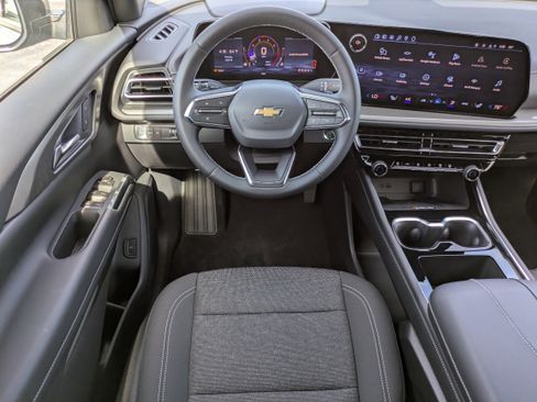 New 2026 Chevrolet Traverse LT FWD image 4