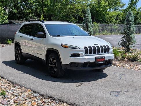 Used 2017 Jeep Cherokee Sport AWD/4WD image 8