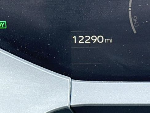 Used 2025 Toyota Prius XLE image 28