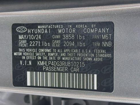 Used 2024 Hyundai Elantra Limited FWD image 12