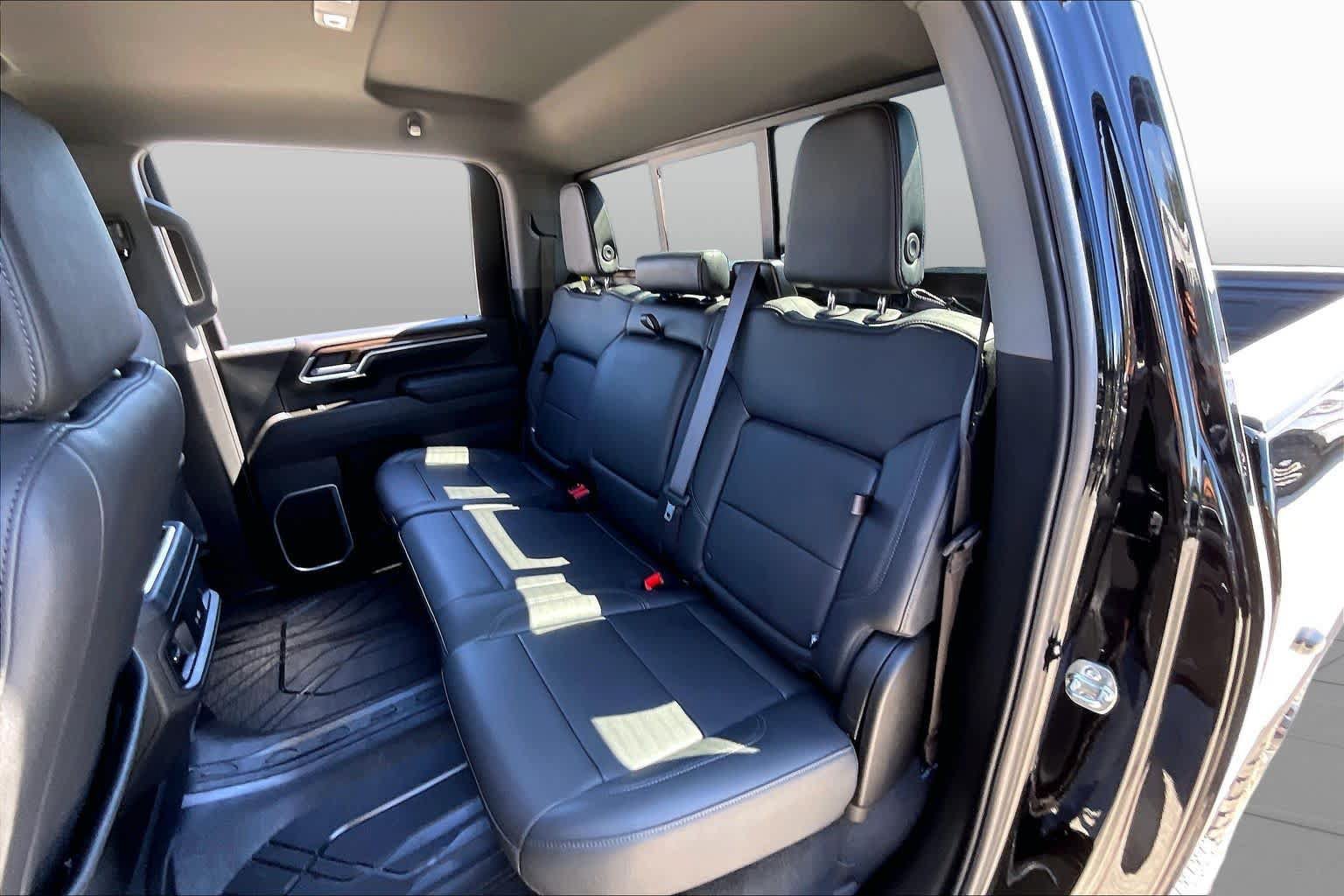 Used 2025 Chevrolet Silverado 2500 LT w/ Trail Boss Package AWD/4WD image 18