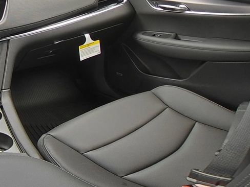 New 2025 Cadillac XT6 Luxury w/ LPO, Floor Liner Package image 14