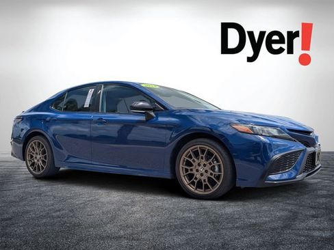 Used 2024 Toyota Camry SE FWD image 1