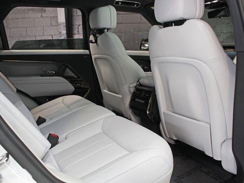 Used 2025 Land Rover Range Rover Sport SE AWD/4WD image 44