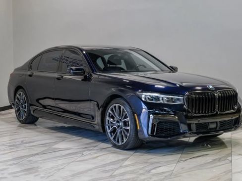 Used 2021 BMW 740i w/ M Sport Package RWD image 10