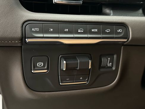 Used 2024 Cadillac Escalade ESV Sport w/ LPO, ONYX Package image 26