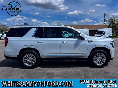 Used 2023 GMC Yukon SLT w/ SLT Luxury Package AWD/4WD image 12