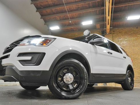 Used 2018 Ford Explorer 4WD Police Interceptor image 3