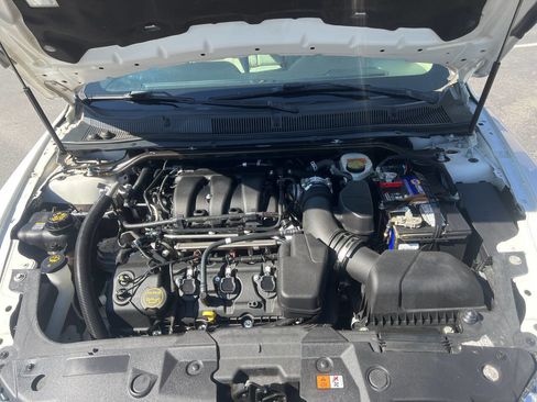 Used 2017 Ford Taurus SEL image 21