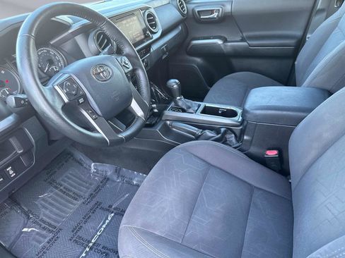 Used 2016 Toyota Tacoma TRD Off-Road image 28