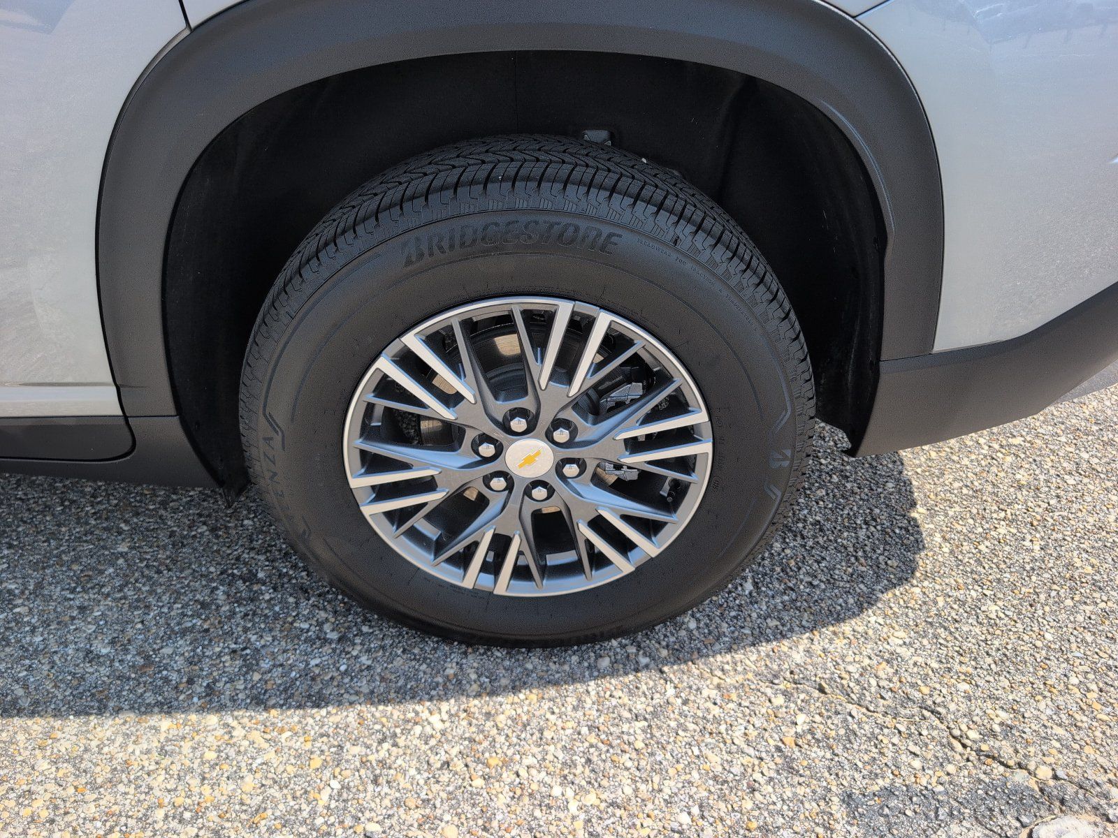 Used 2026 Chevrolet Traverse LT w/ Driver Confidence Package FWD image 4