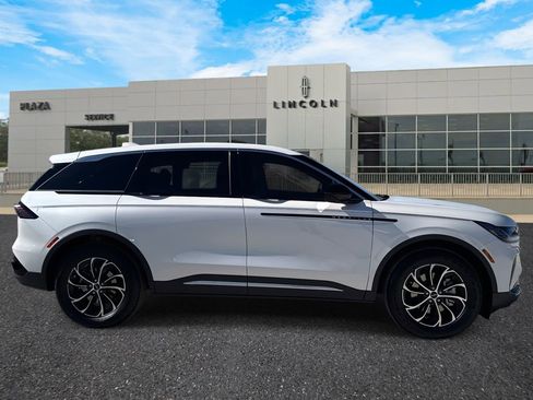 New 2026 Lincoln Nautilus Premier image 2