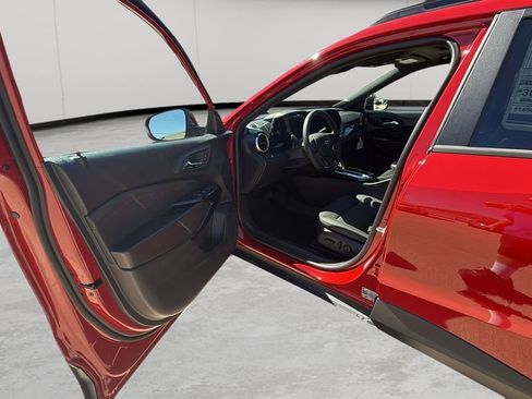 New 2026 Chevrolet Trax RS w/ Sunroof Package FWD image 39