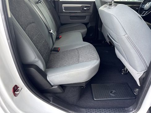 Used 2019 RAM 1500 Big Horn image 32