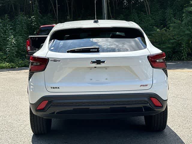 Used 2024 Chevrolet Trax RS w/ Driver Confidence Package FWD image 4