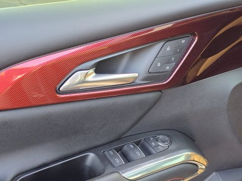 Used 2024 Chevrolet Traverse RS image 34