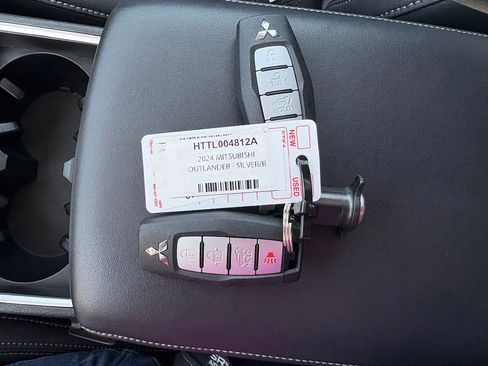 Used 2024 Mitsubishi Outlander SEL image 39