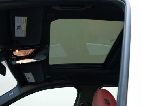 Used 2024 BMW 330i Sedan w/ Premium Package image 35