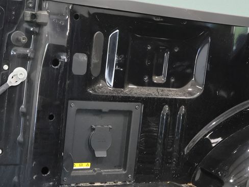 Used 2025 Ford F150 Lariat AWD/4WD image 39