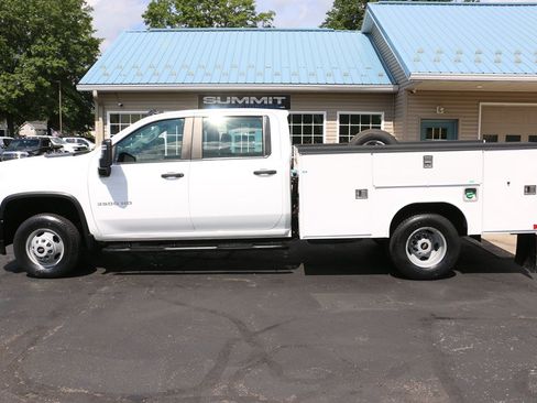 Used 2023 Chevrolet Silverado 3500 W/T w/ WT Fleet Convenience Package AWD/4WD image 2