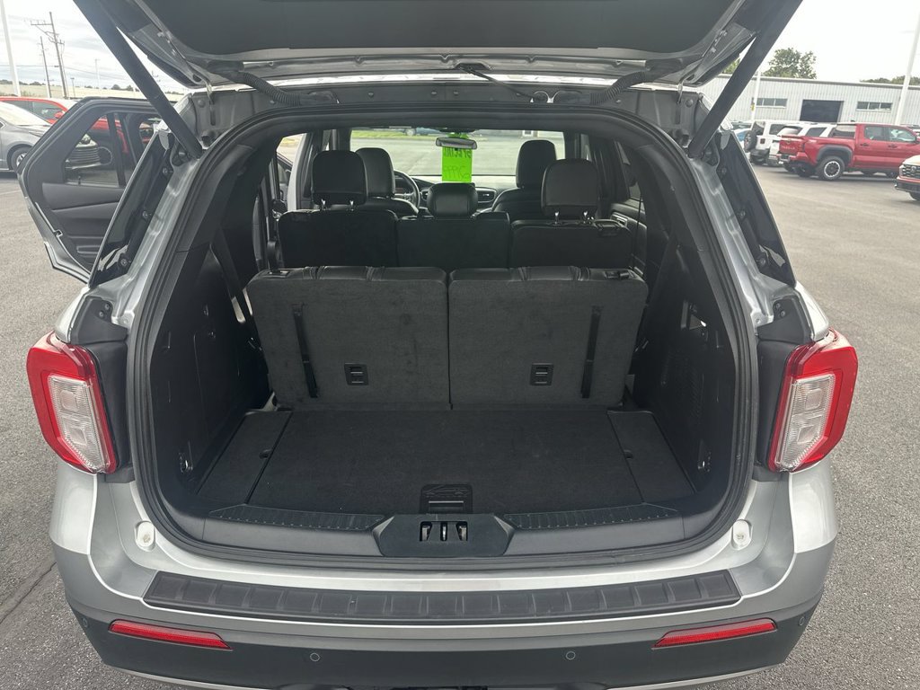 Used 2020 Ford Explorer XLT w/ Equipment Group 202A AWD/4WD image 30