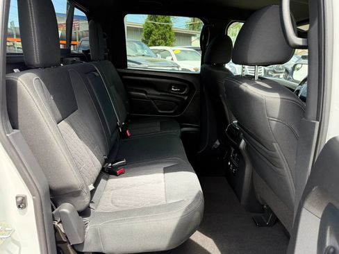 Used 2019 Nissan Titan SV w/ SV Convenience Package AWD/4WD image 18