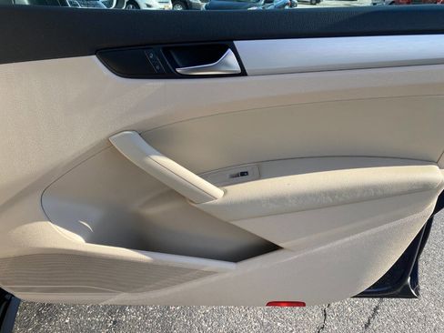 Used 2013 Volkswagen Passat 2.5 SE image 29