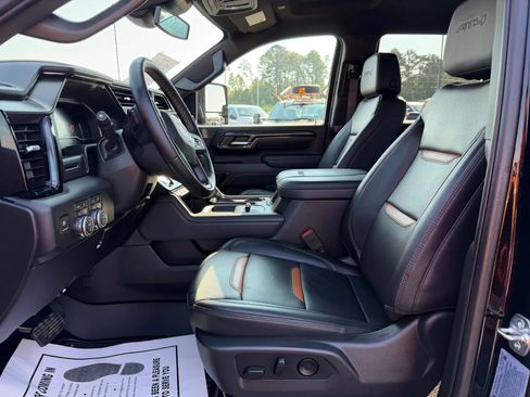 Used 2025 GMC Sierra 2500 AT4 AWD/4WD image 5