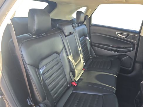 Used 2019 Ford Edge SEL w/ Equipment Group 201A FWD image 18