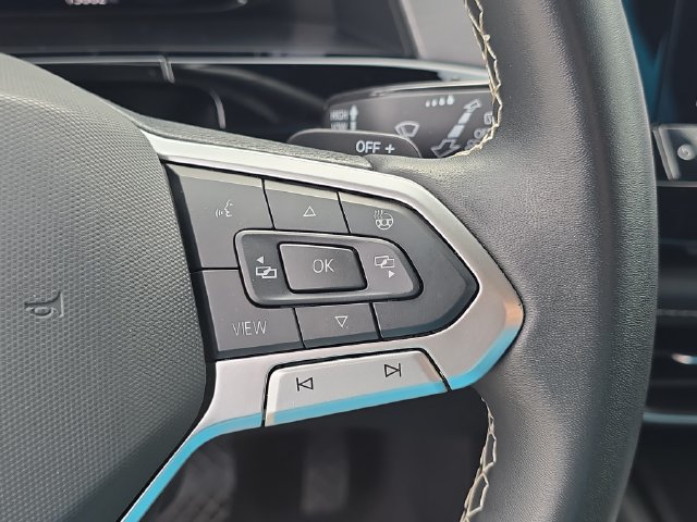 Used 2024 Volkswagen Atlas Cross Sport SE FWD image 32