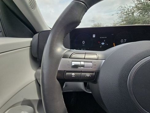 Used 2024 Hyundai Kona Limited FWD image 11