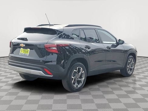 New 2026 Chevrolet Trax LT image 3