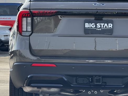 New 2026 Ford Explorer ST-Line w/ ST-Line Street Pack image 12