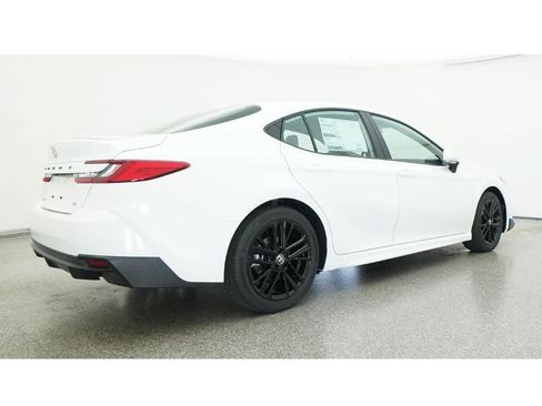 Used 2026 Toyota Camry SE FWD image 25