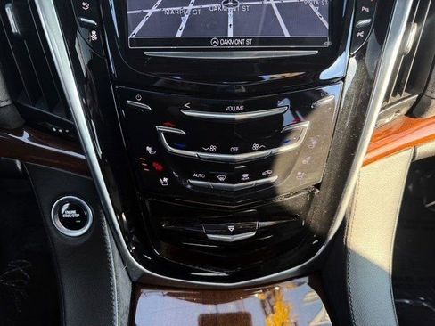 Used 2020 Cadillac Escalade Luxury w/ Escalade Sport Edition image 24
