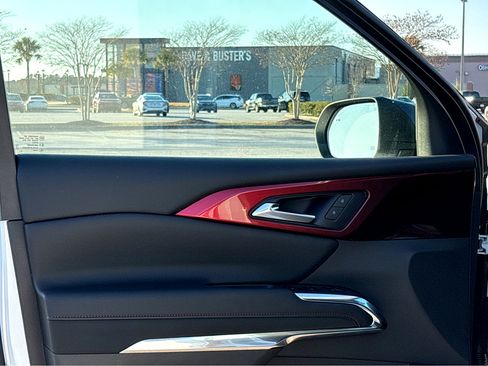 New 2026 Chevrolet Traverse Z71 w/ Enhanced Driving Package image 11