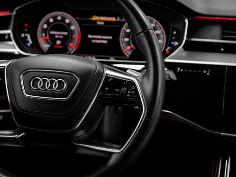 Used 2022 Audi A8 L 3.0T w/ Luxury Package image 27