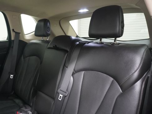 Used 2017 Buick Envision Essence FWD image 12