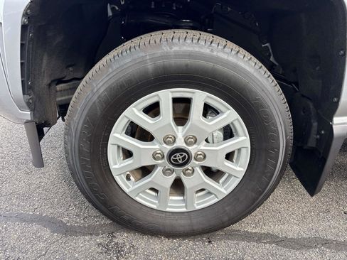 Certified 2025 Toyota Tacoma SR5 image 8