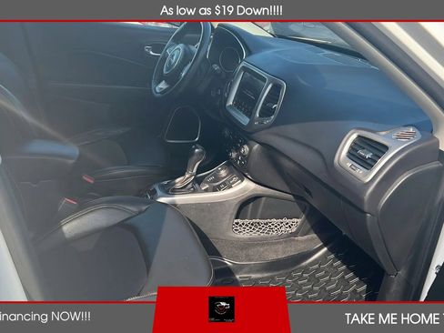 Used 2018 Jeep Compass Latitude w/ Popular Equipment Group AWD/4WD image 9