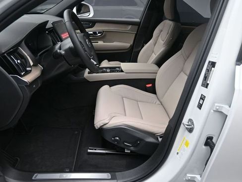 Used 2026 Volvo XC90 B6 Ultra image 18