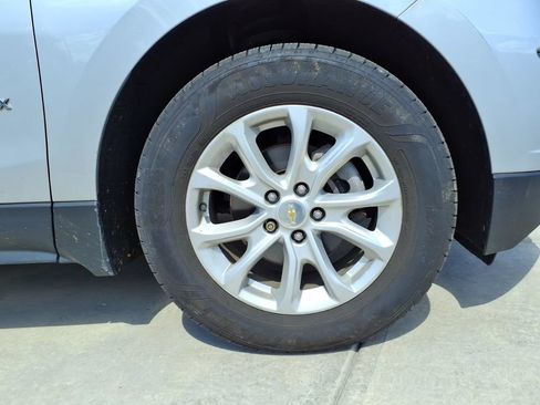 Used 2019 Chevrolet Equinox LS w/ LS Convenience Package FWD image 9