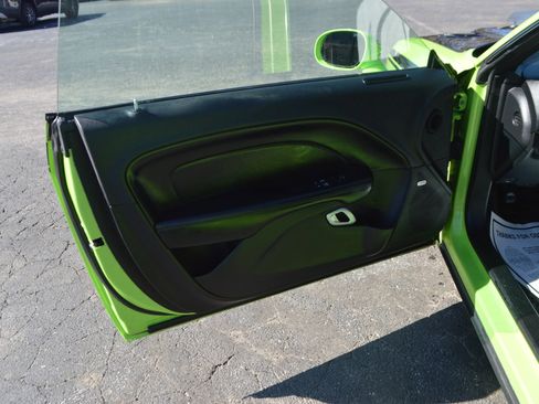 Used 2015 Dodge Challenger R/T Plus image 18